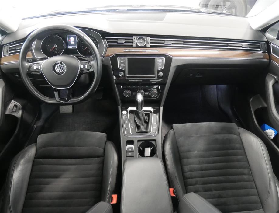 VOLKSWAGEN Passat 2016