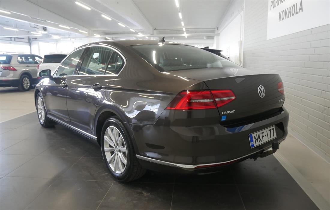 VOLKSWAGEN Passat 2016