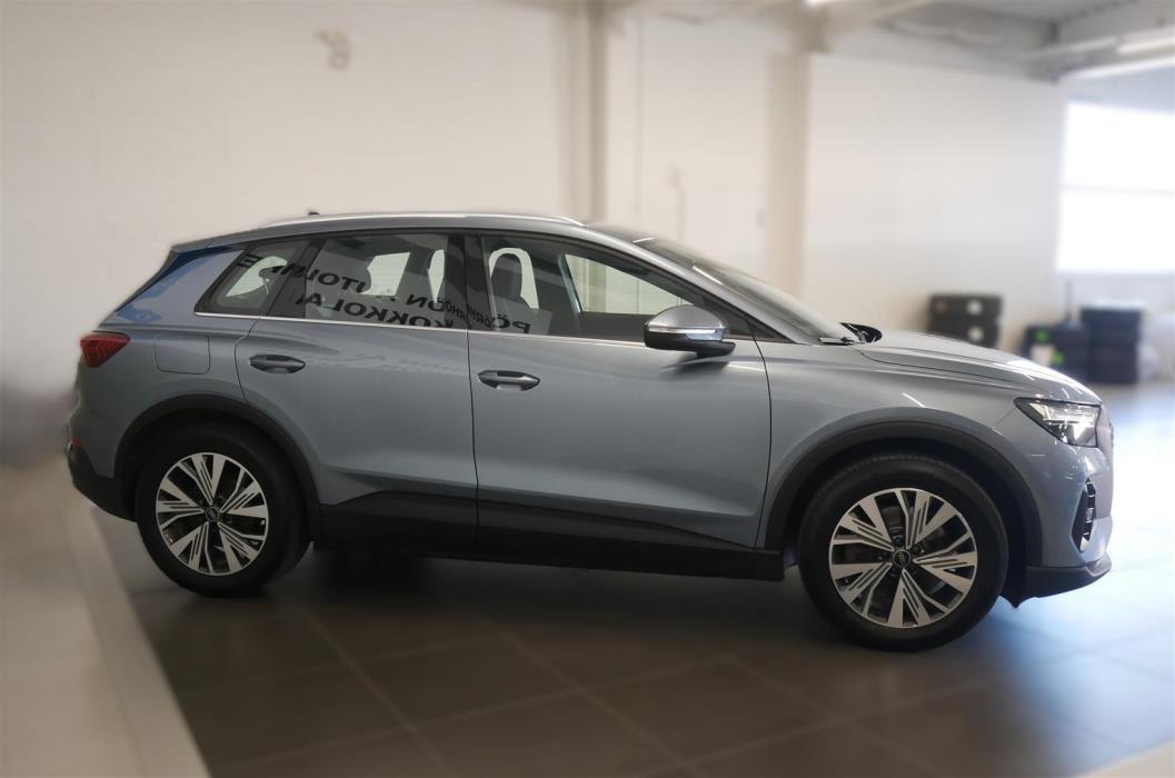 AUDI Q4 e-tron 2024