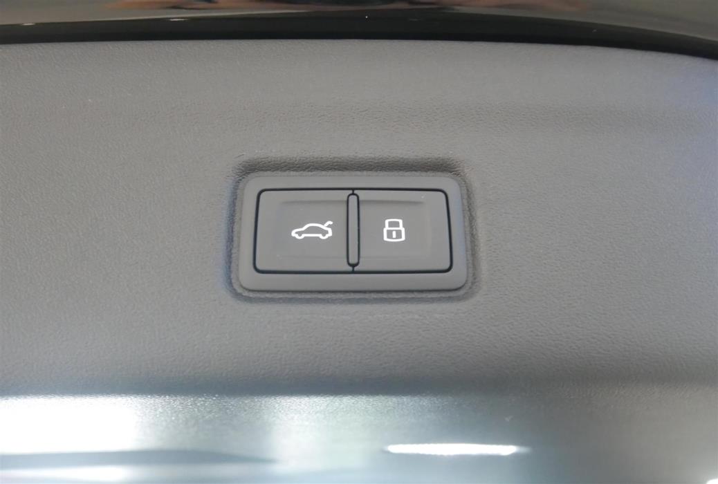 Audi Q6 e-tron 2026