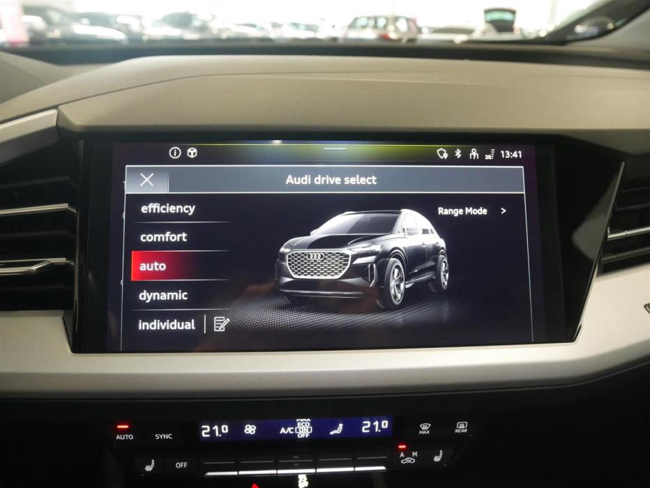 AUDI Q4 e-tron 2024