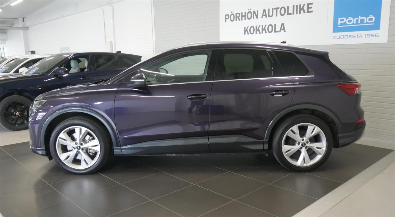 AUDI Q4 e-tron 2024