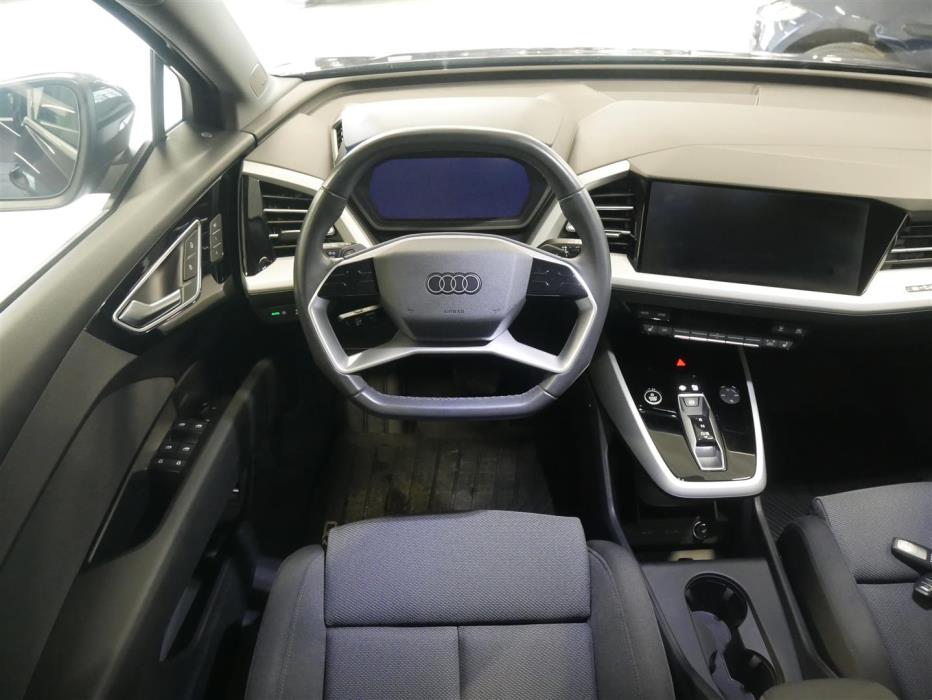 AUDI Q4 e-tron 2024