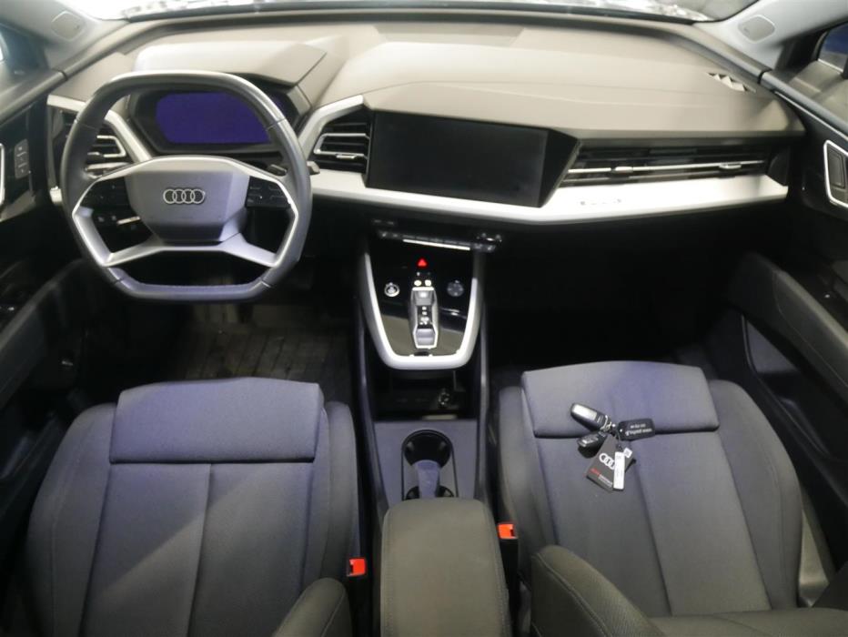 AUDI Q4 e-tron 2024