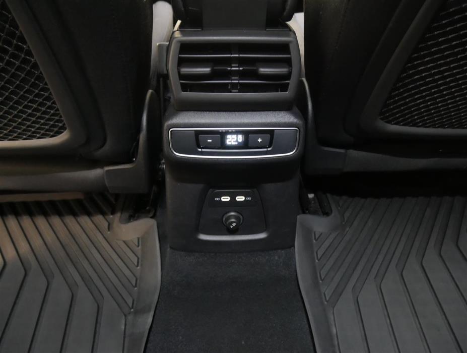 AUDI Q4 e-tron 2024