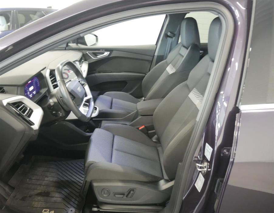 AUDI Q4 e-tron 2024