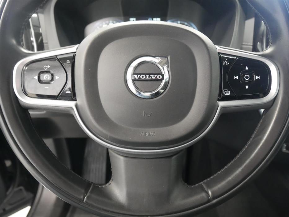 VOLVO XC60 2019
