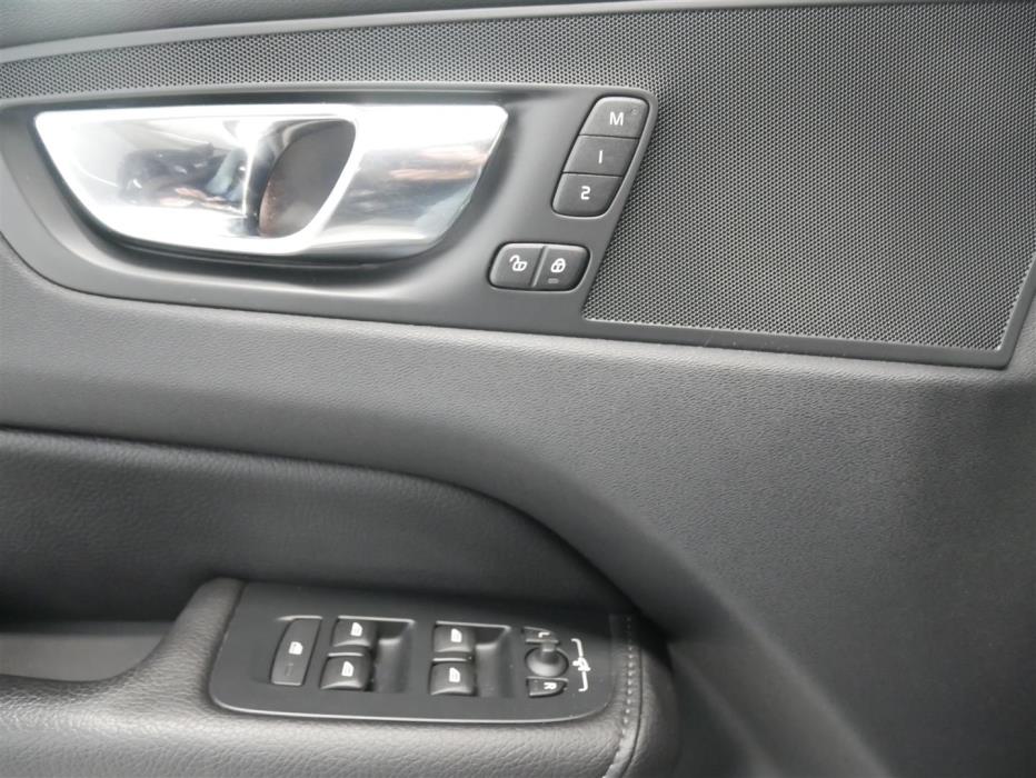 VOLVO XC60 2019