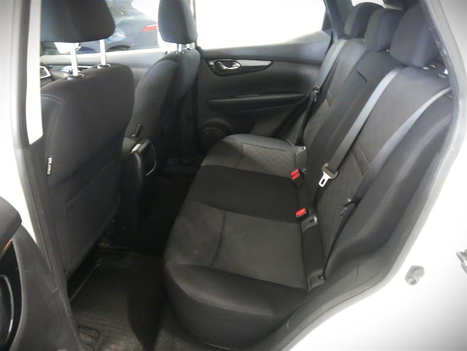 NISSAN Qashqai 2015