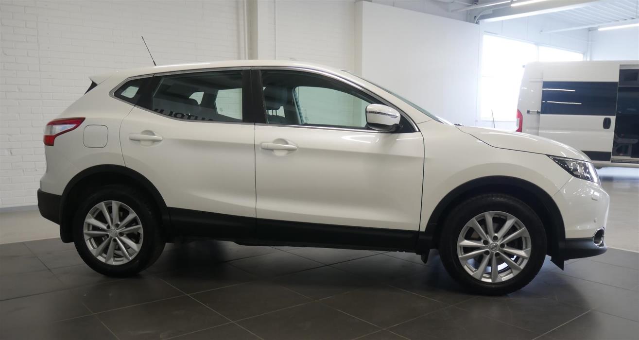 NISSAN Qashqai 2015