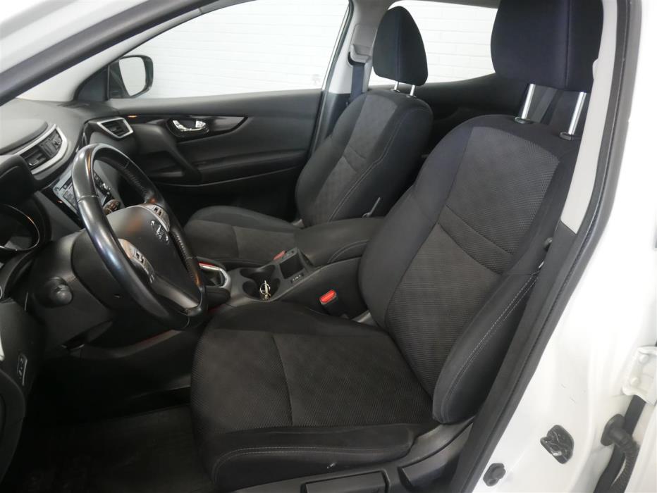 NISSAN Qashqai 2015