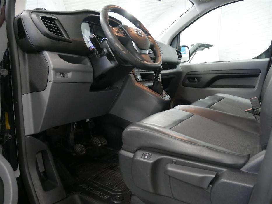 TOYOTA Proace 2017