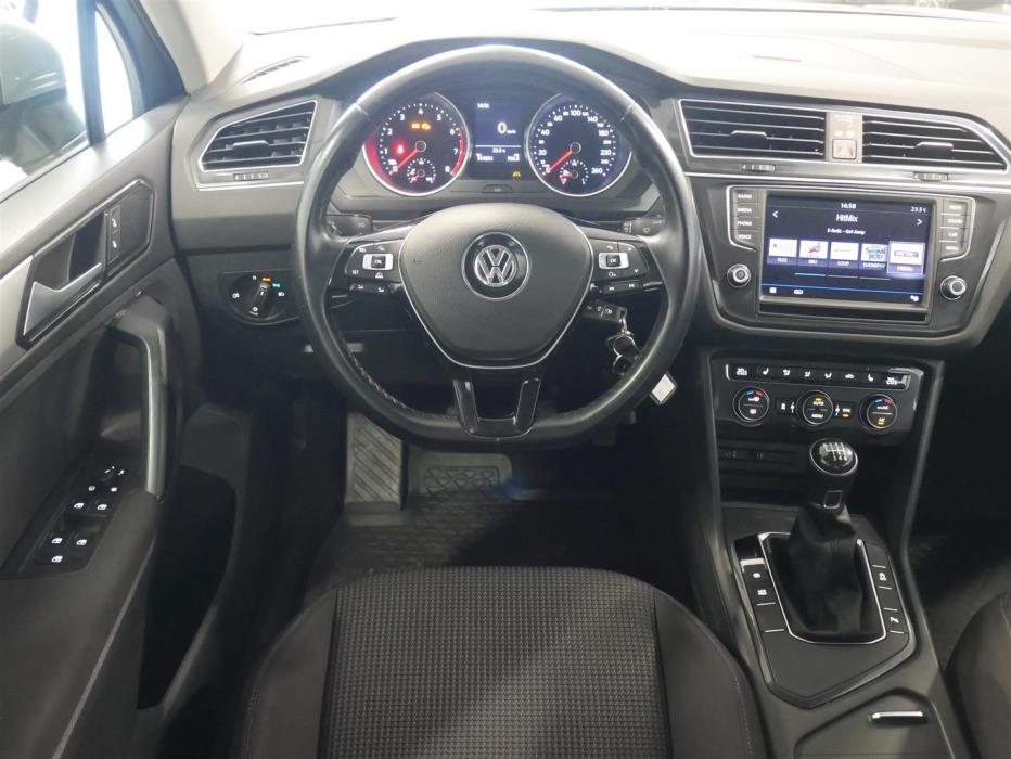 VOLKSWAGEN Tiguan 2016