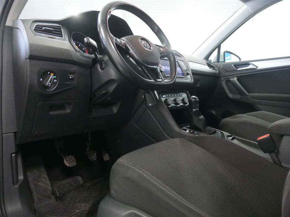 VOLKSWAGEN Tiguan 2016
