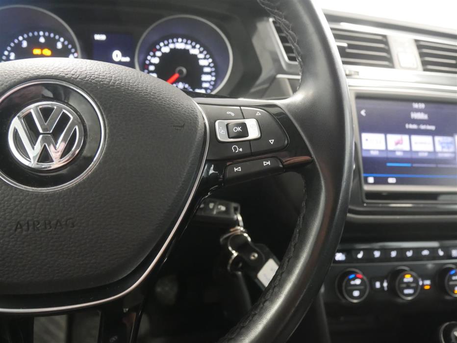 VOLKSWAGEN Tiguan 2016