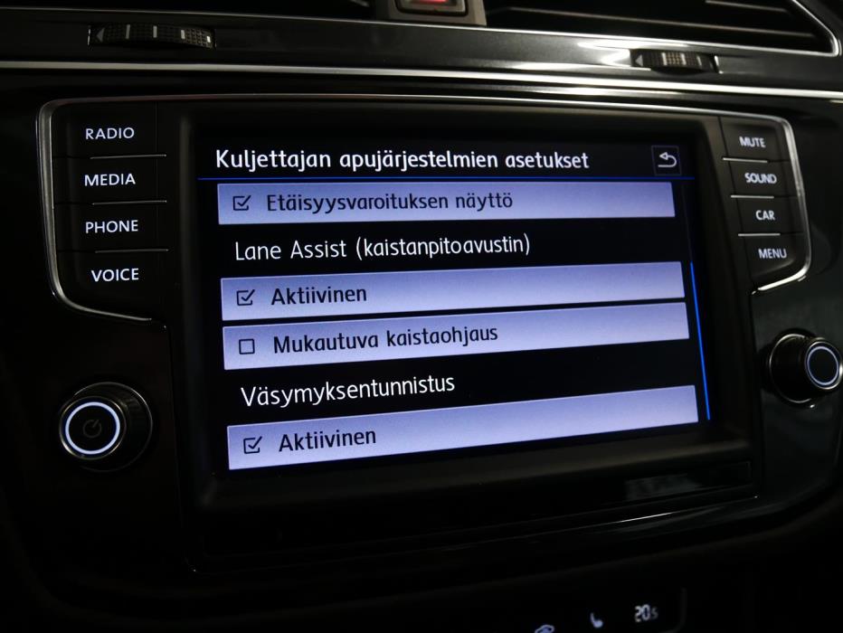 VOLKSWAGEN Tiguan 2016