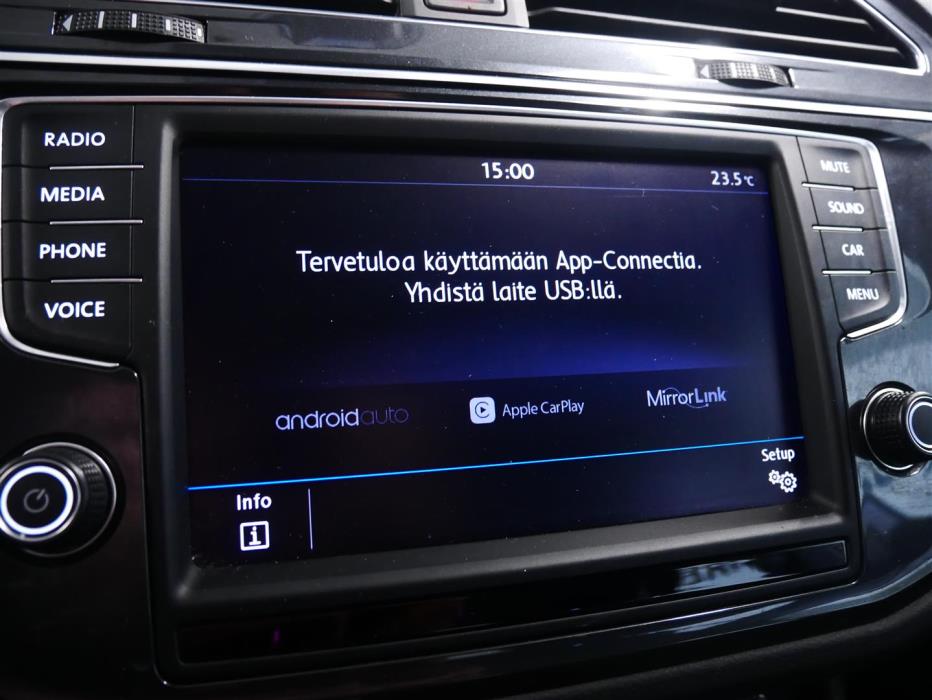 VOLKSWAGEN Tiguan 2016