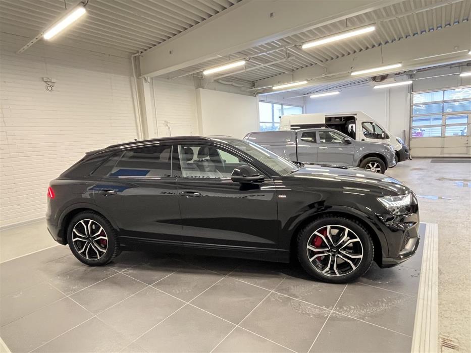 AUDI Q8 2023