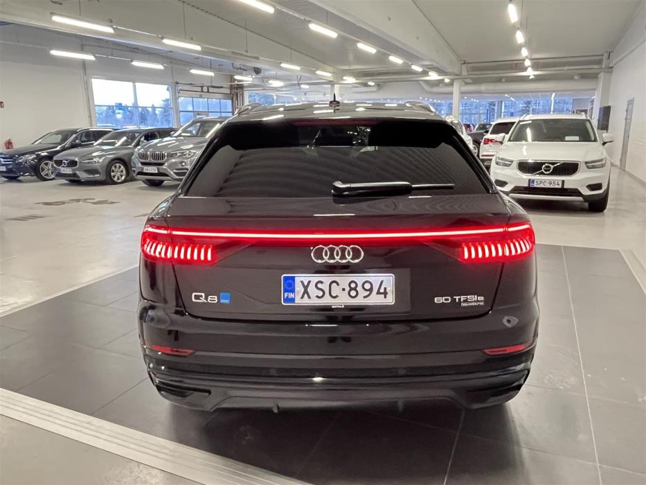 AUDI Q8 2023
