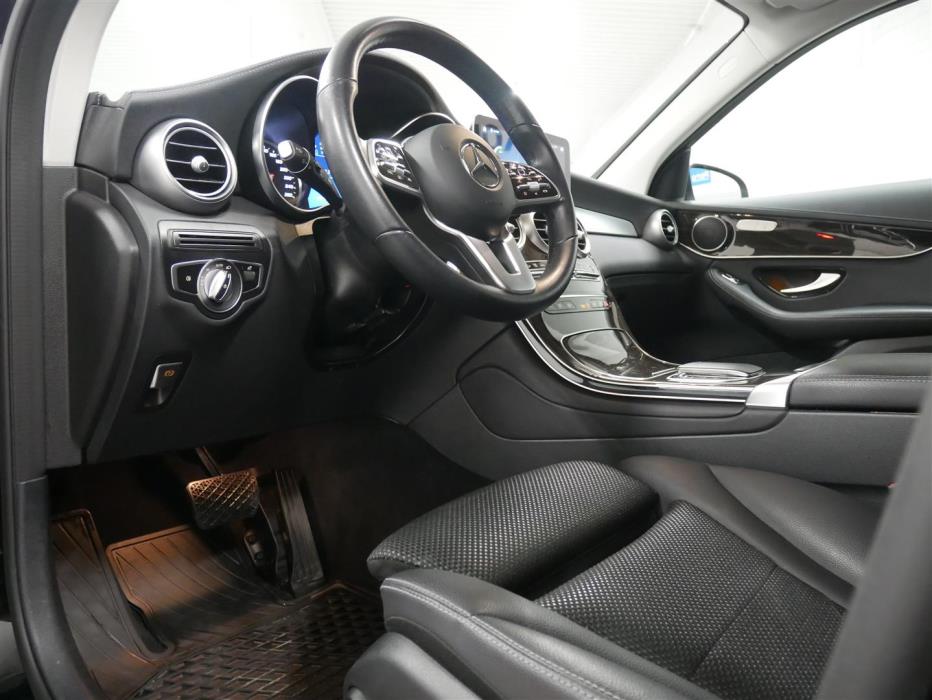 MERCEDES-BENZ GLC 2021