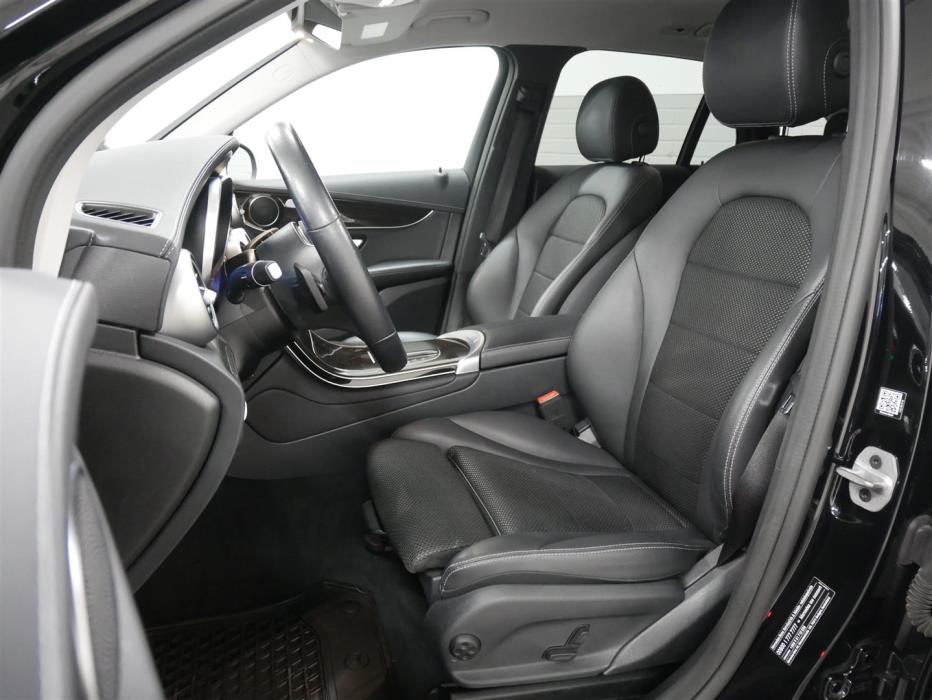 MERCEDES-BENZ GLC 2021