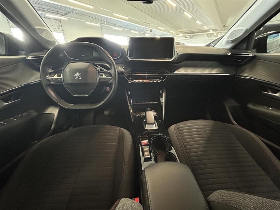 PEUGEOT e-208 2021