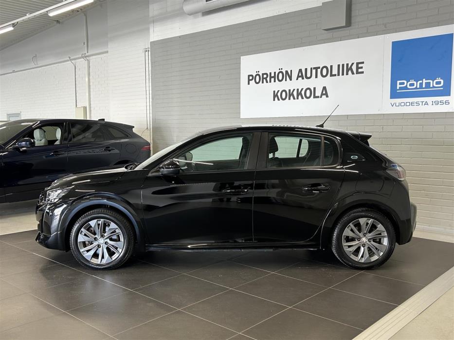 PEUGEOT e-208 2021