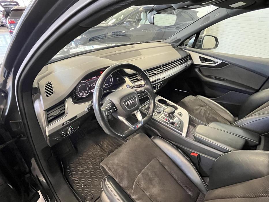 AUDI Q7 2018