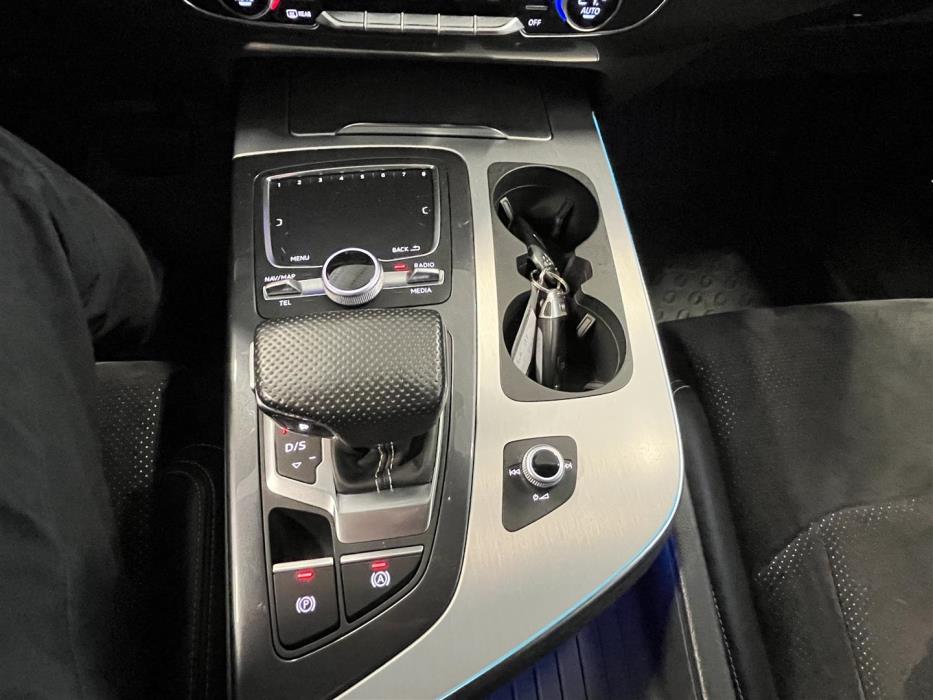 AUDI Q7 2018