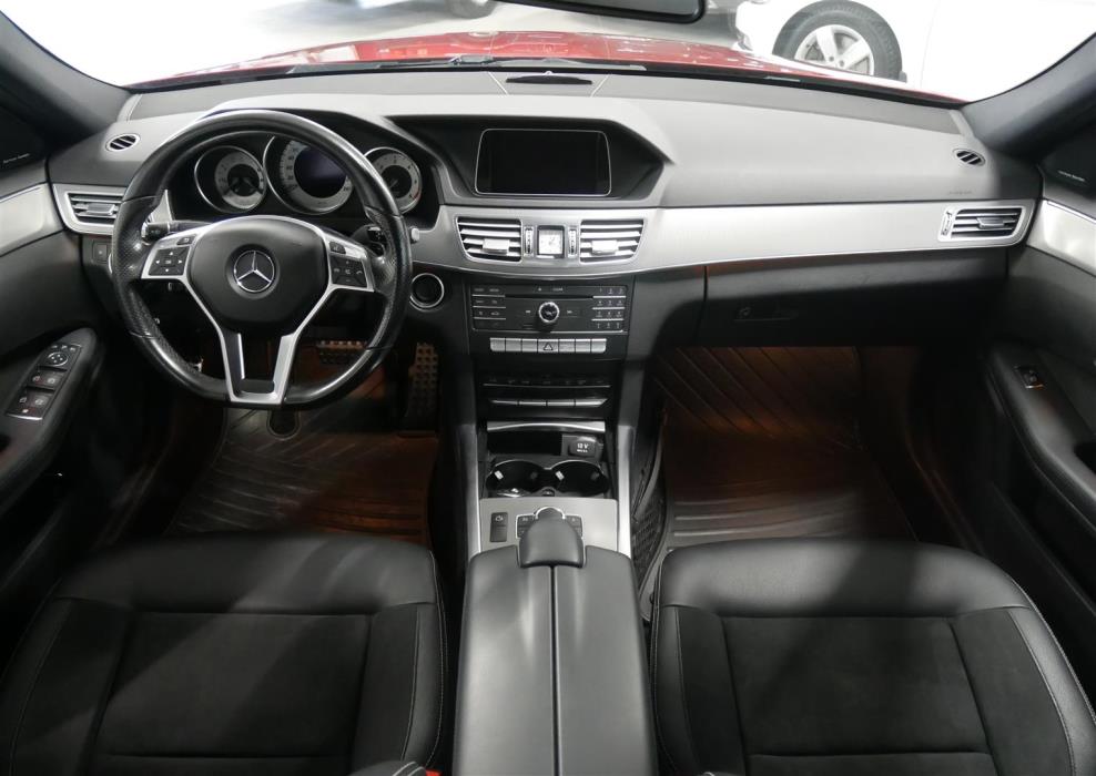 MERCEDES-BENZ E 2016