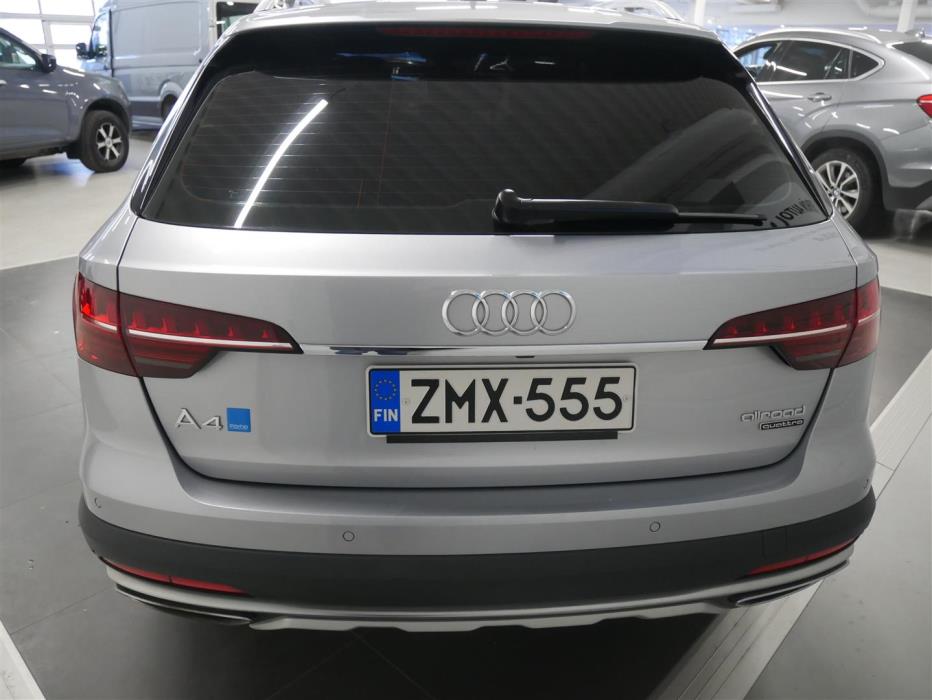 AUDI A4 allroad quattro 2023
