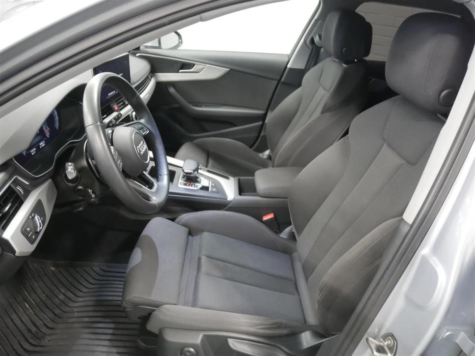 AUDI A4 allroad quattro 2023