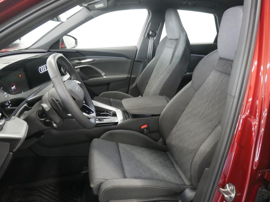 AUDI Q5 2025