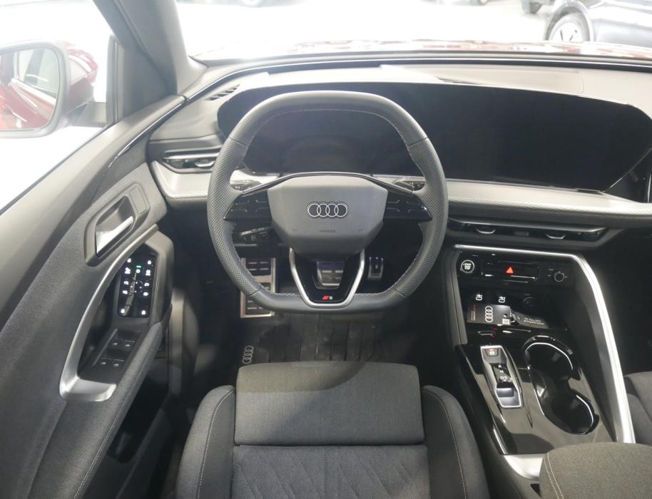 AUDI Q5 2025