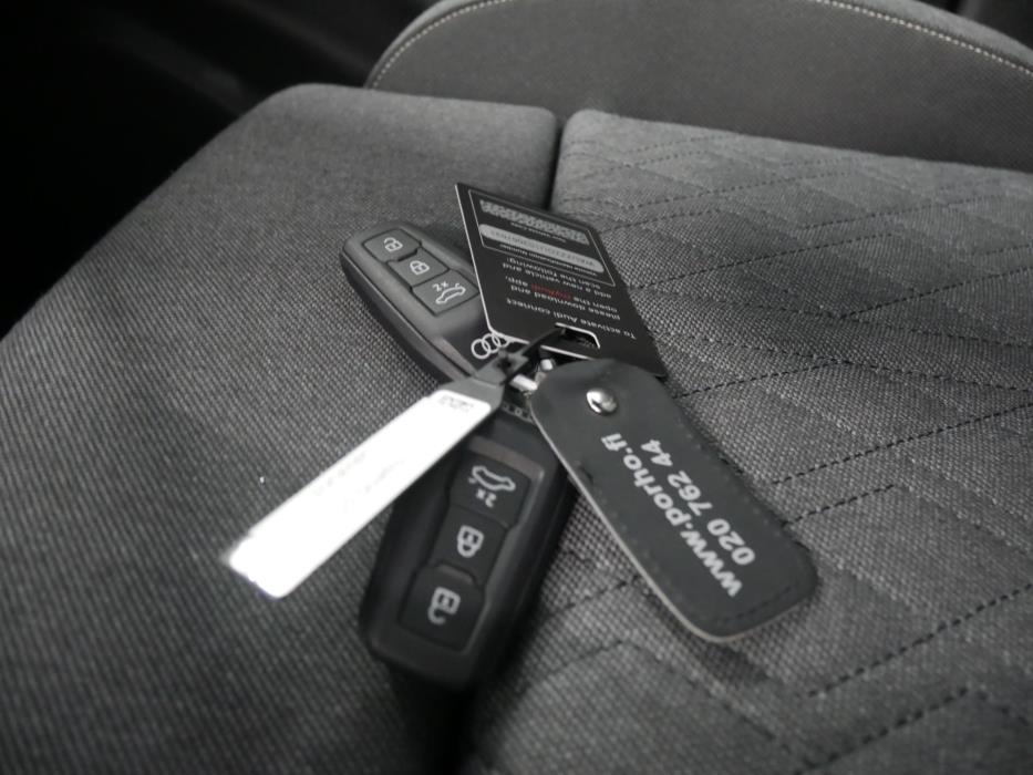 AUDI Q5 2025