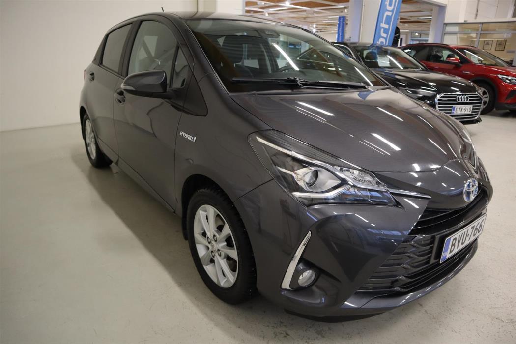 TOYOTA Yaris 2019