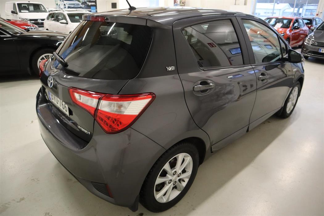 TOYOTA Yaris 2019
