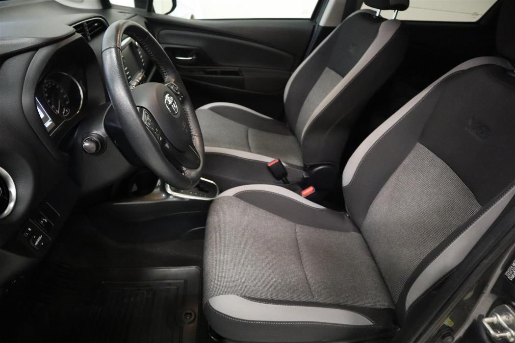 TOYOTA Yaris 2019