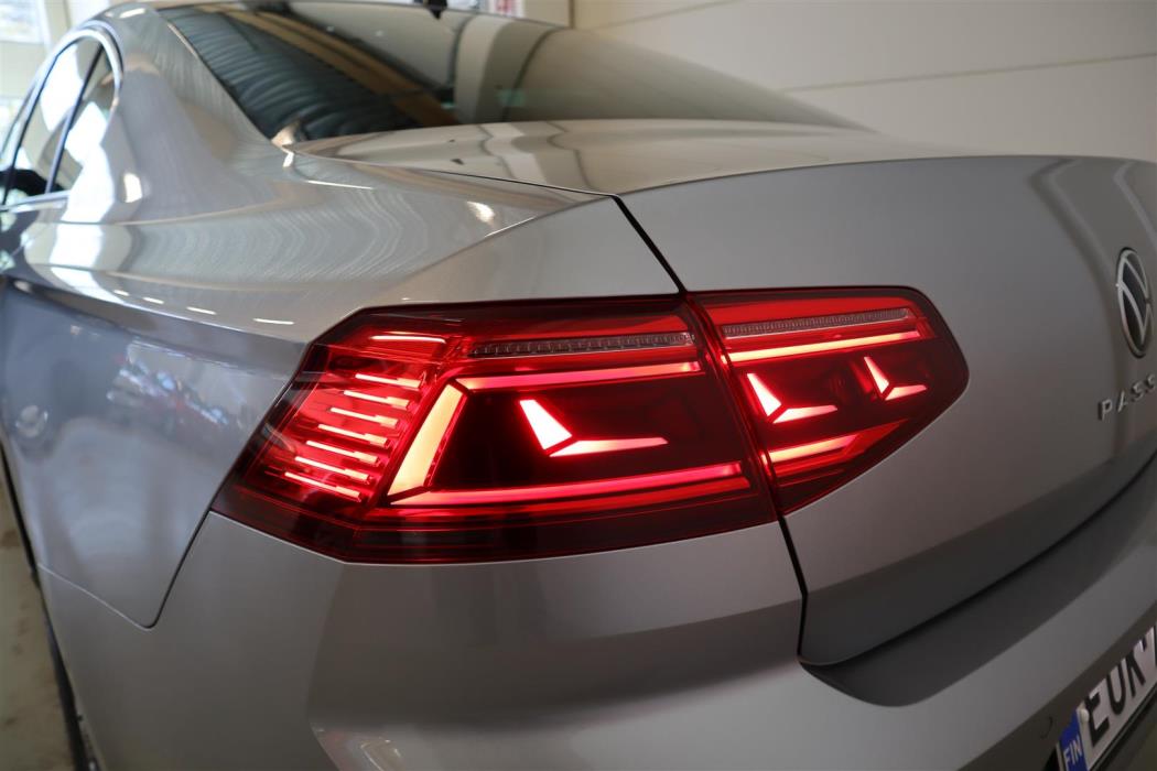 VOLKSWAGEN Passat 2022