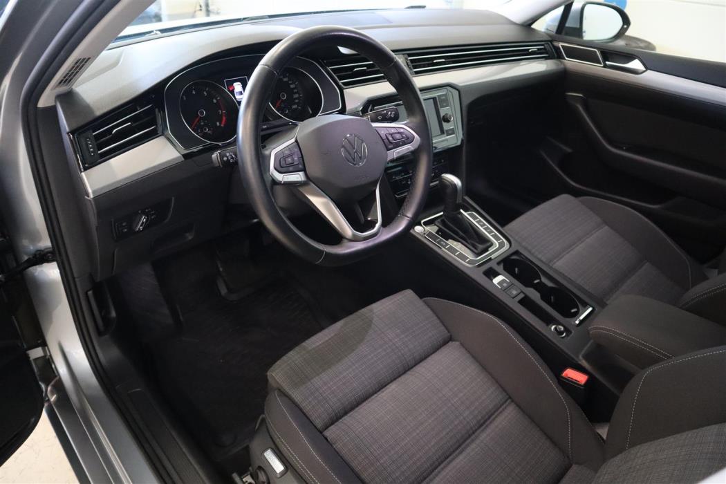 VOLKSWAGEN Passat 2022