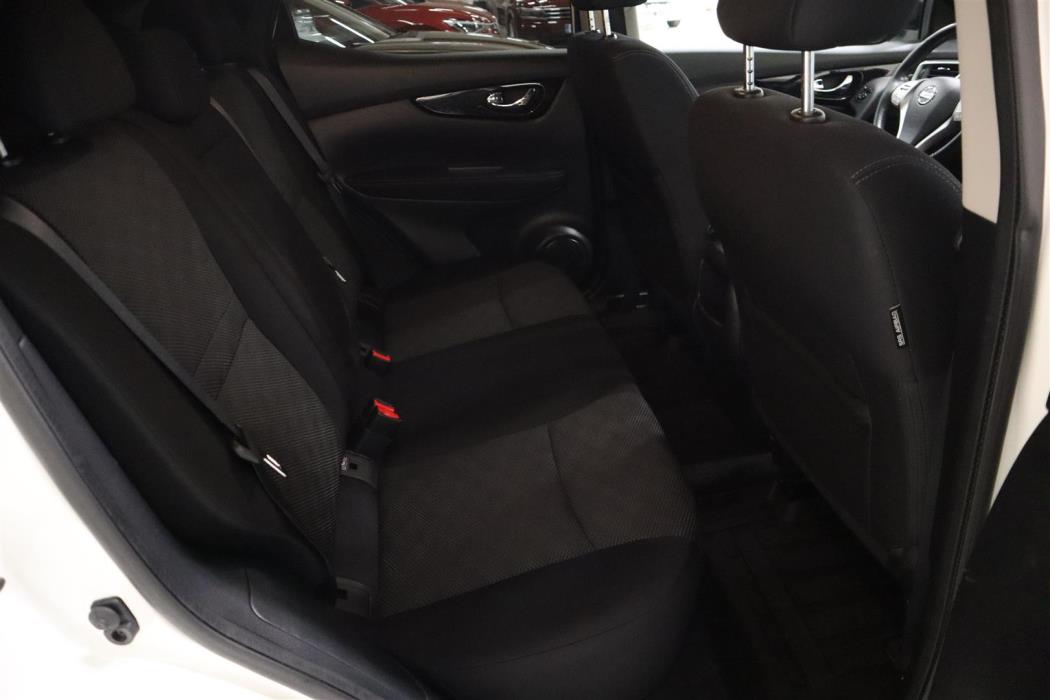 NISSAN Qashqai 2015