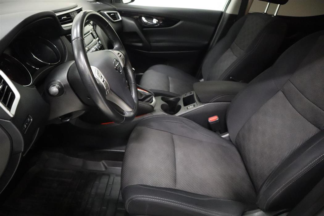 NISSAN Qashqai 2015