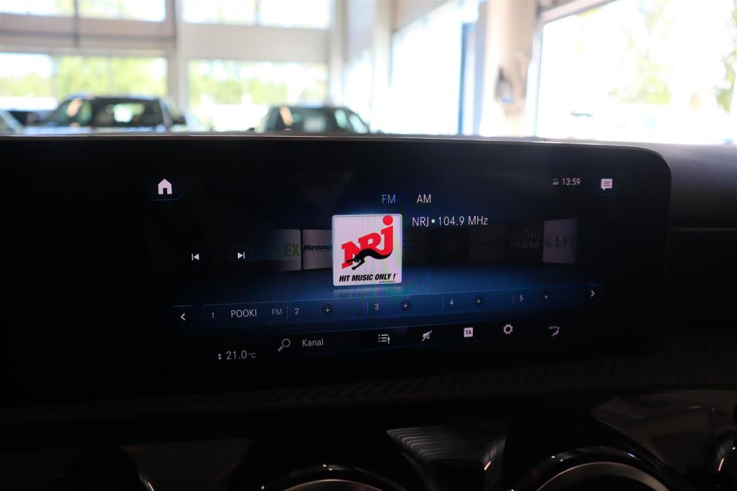 MERCEDES-BENZ A 2020