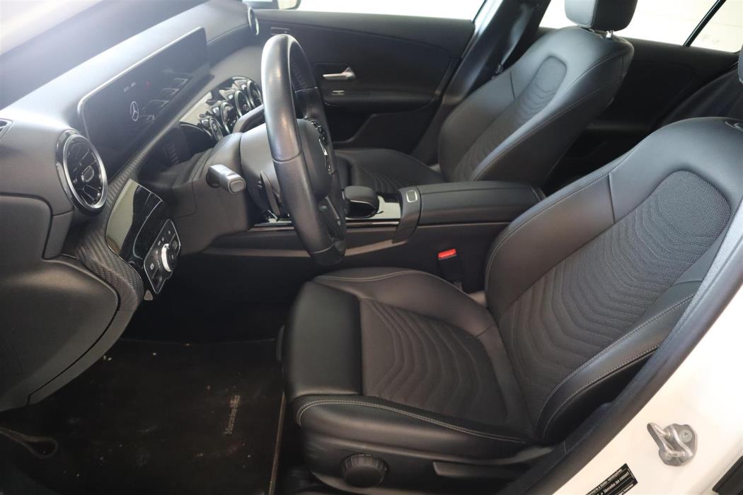 MERCEDES-BENZ A 2020