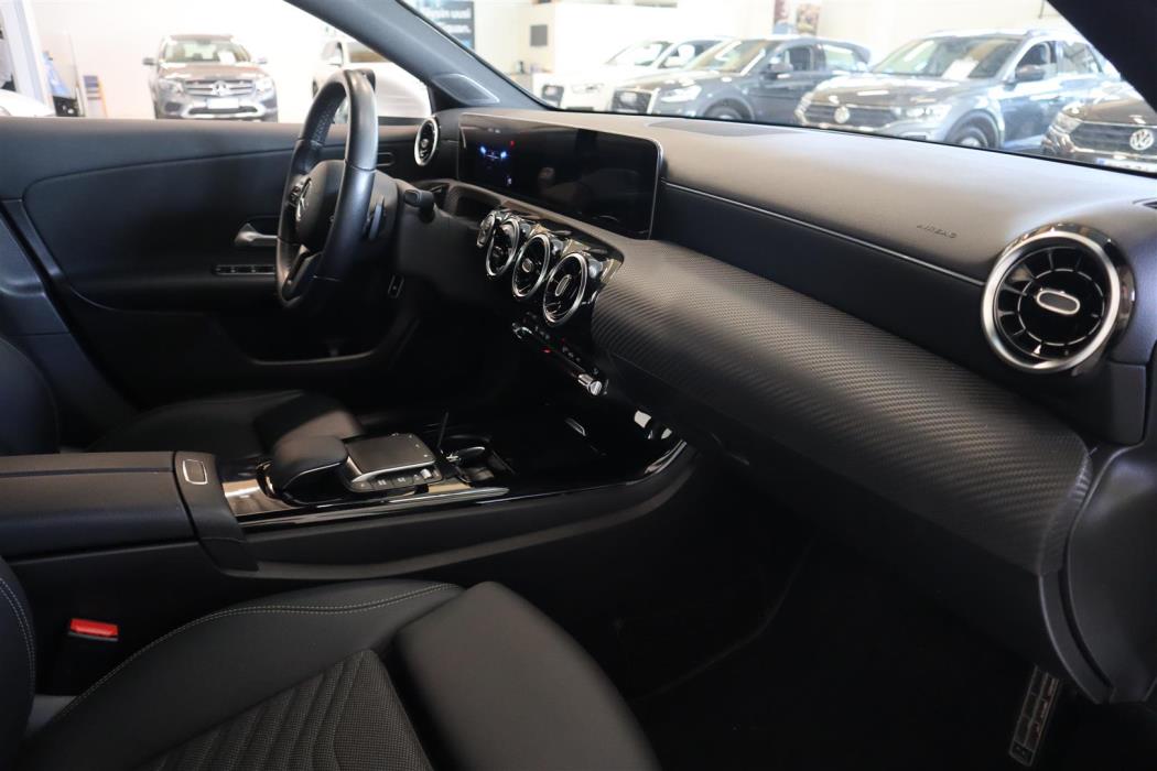 MERCEDES-BENZ A 2020