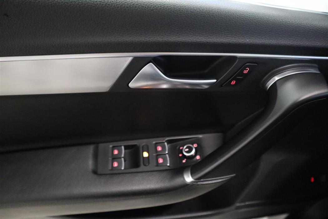 VOLKSWAGEN Passat 2014