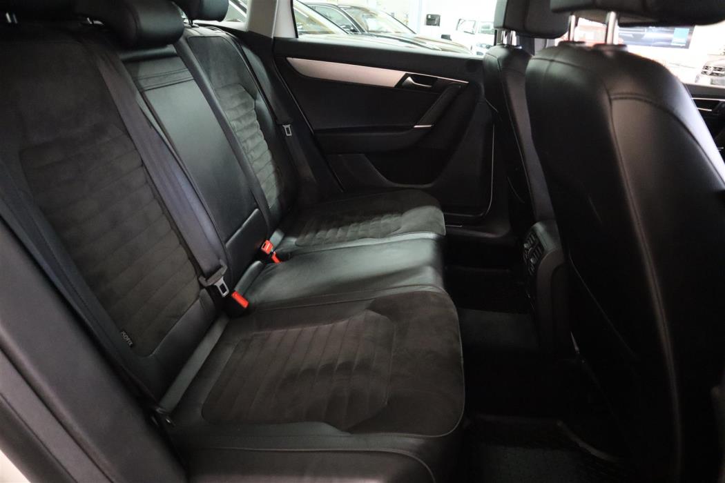 VOLKSWAGEN Passat 2014