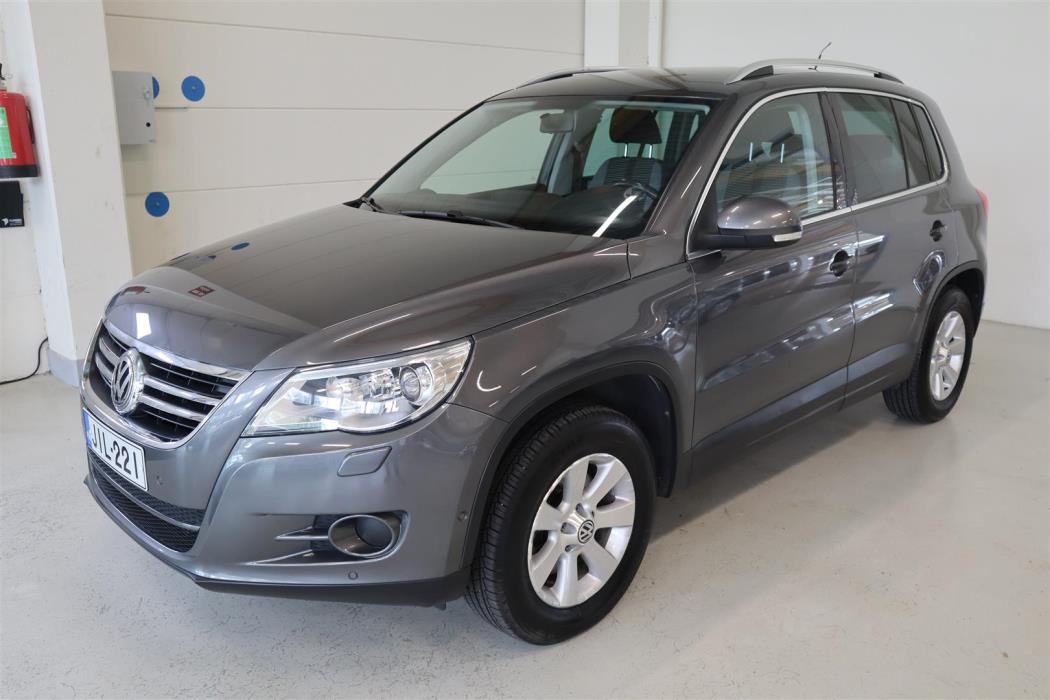 VOLKSWAGEN Tiguan 2011