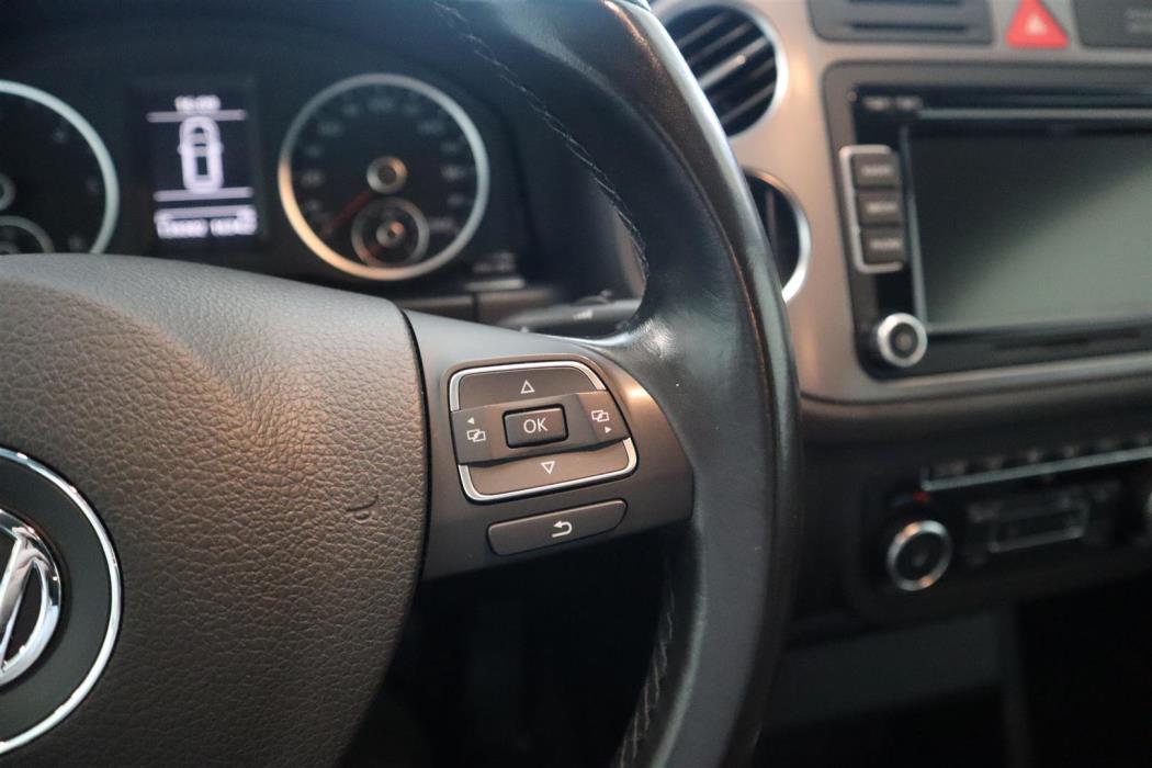 VOLKSWAGEN Tiguan 2011