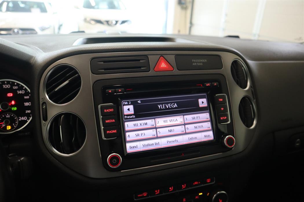 VOLKSWAGEN Tiguan 2011